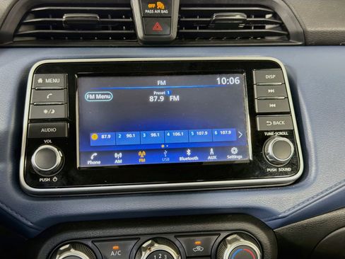 Used 2025 Nissan Versa SV FWD image 21