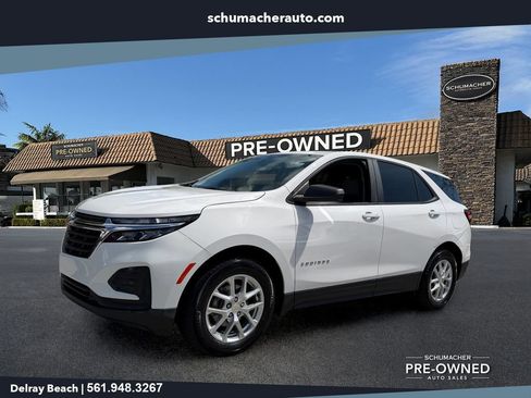 Used 2024 Chevrolet Equinox LS w/ LS Convenience Package FWD image 3