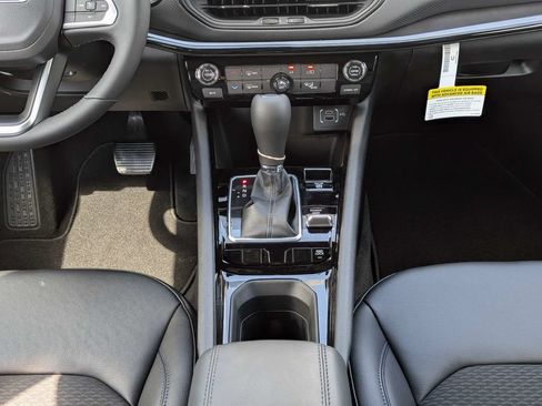 New 2026 Jeep Compass Latitude AWD/4WD image 18