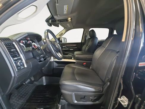 Used 2018 RAM 1500 Laramie w/ Convenience Group AWD/4WD image 11