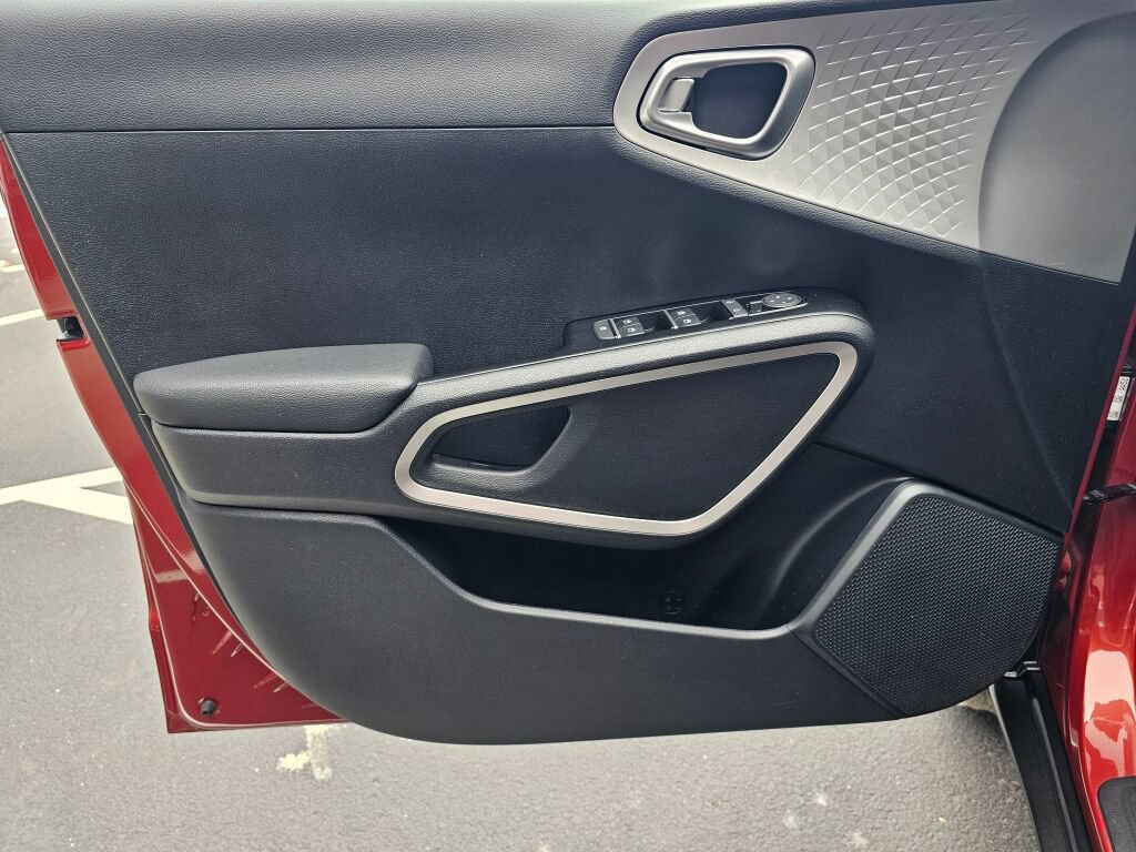 Used 2022 Kia Soul LX w/ Technology Package FWD image 19