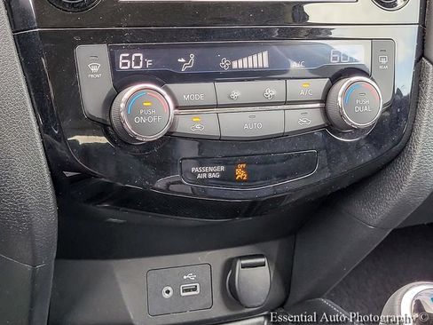 Used 2018 Nissan Rogue SL AWD/4WD image 22