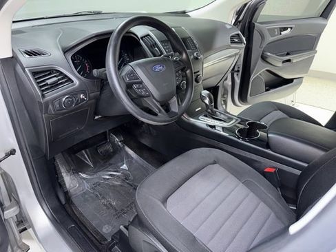 Used 2018 Ford Edge SE image 10