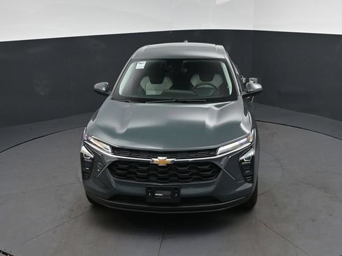 New 2026 Chevrolet Trax LS w/ LS Convenience Package FWD image 37