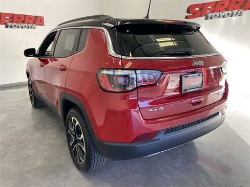 Used 2023 Jeep Compass Limited image 15