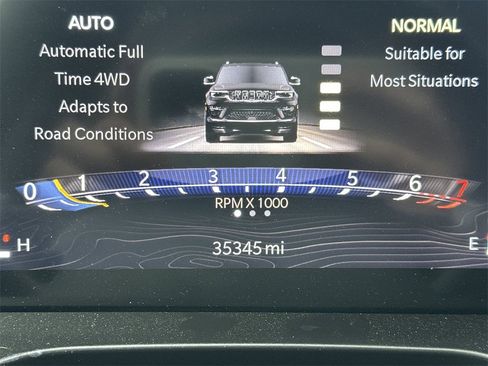 Used 2022 Jeep Grand Cherokee Overland w/ Luxury Tech Group IV image 12