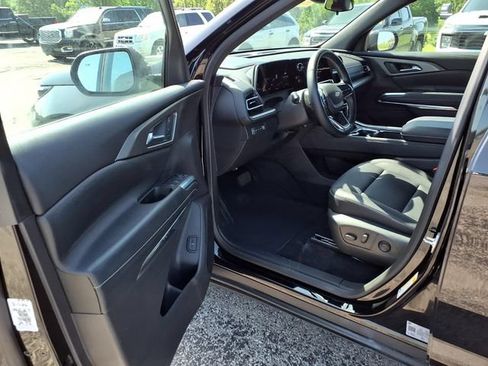 Used 2025 Chevrolet Traverse LT AWD/4WD image 61