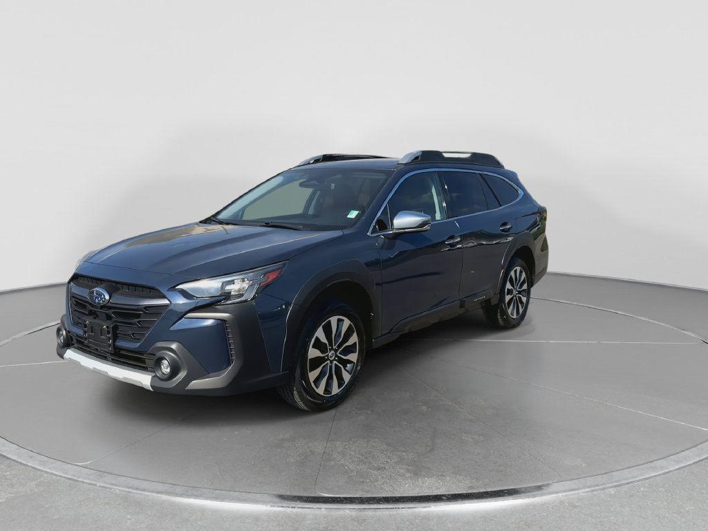 Used 2023 Subaru Outback Touring AWD/4WD image 4