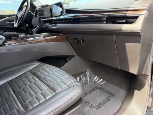 Certified 2023 Cadillac Escalade Premium Luxury Platinum w/ LPO, Radiant Package image 12