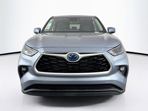 Used 2024 Toyota Highlander LE image 8