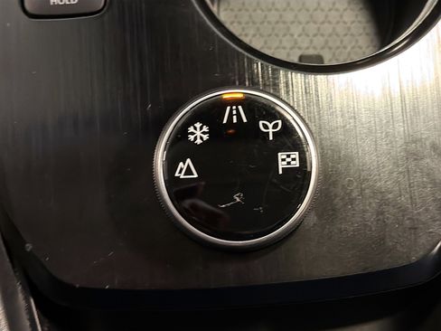 Used 2021 Nissan Rogue SV image 25