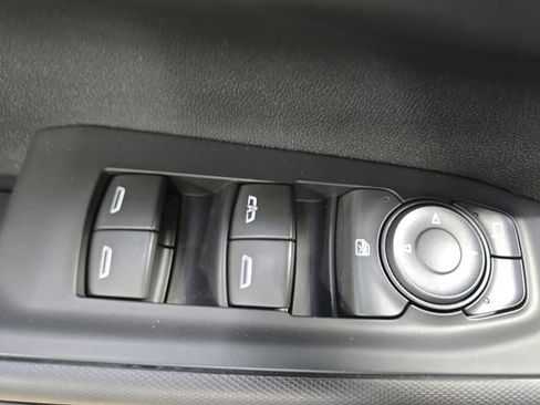 Used 2020 Chevrolet Silverado 1500 Custom w/ Custom Value Package image 26