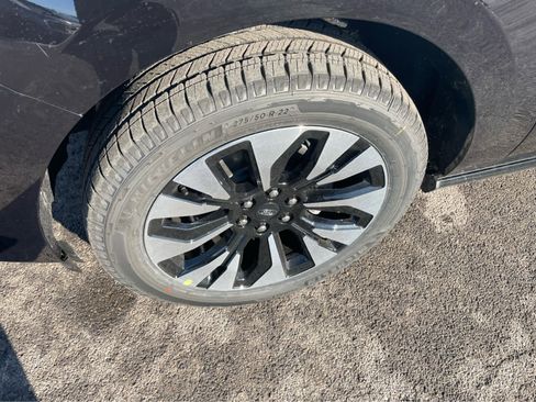 New 2025 Ford Expedition Max Platinum w/ Driver's Package image 9