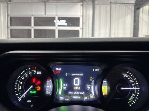 Used 2024 Jeep Wrangler Unlimited Sahara image 6