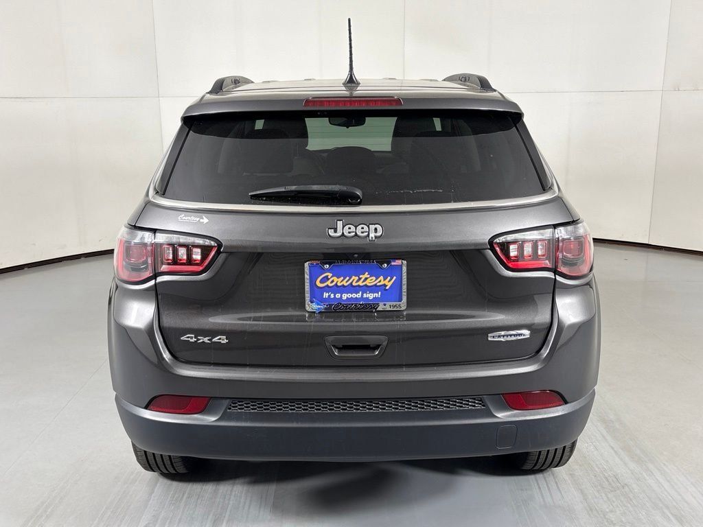 Used 2022 Jeep Compass Latitude AWD/4WD image 7