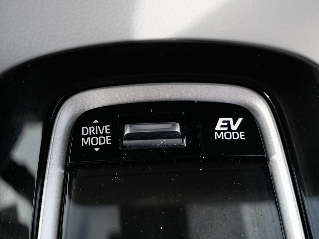 Certified 2026 Toyota Corolla SE w/ SE Premium Package FWD image 21