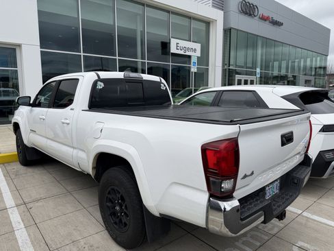 Used 2019 Toyota Tacoma SR5 image 2
