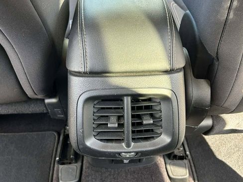 Used 2017 Jeep Cherokee Latitude FWD image 22