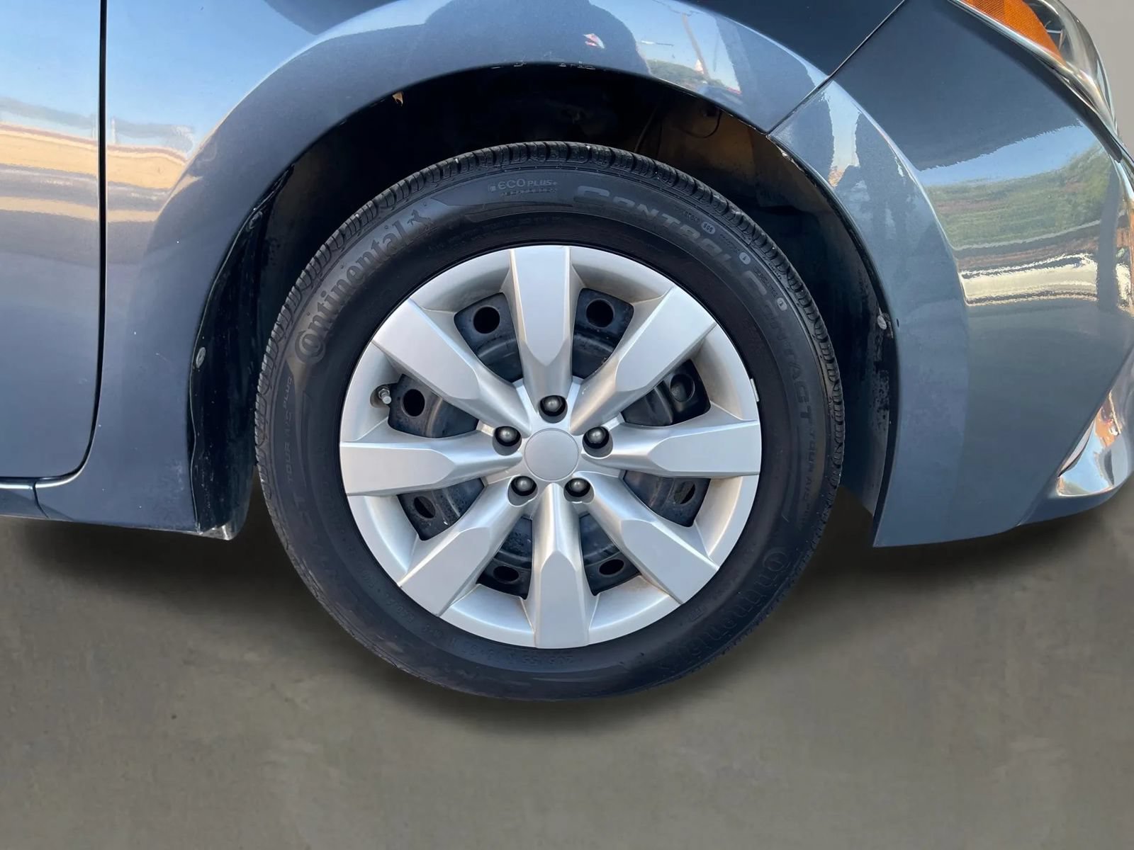 Used 2014 Toyota Corolla LE FWD image 12