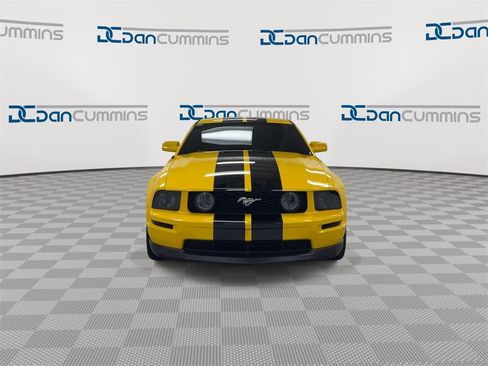 Used 2005 Ford Mustang GT image 3