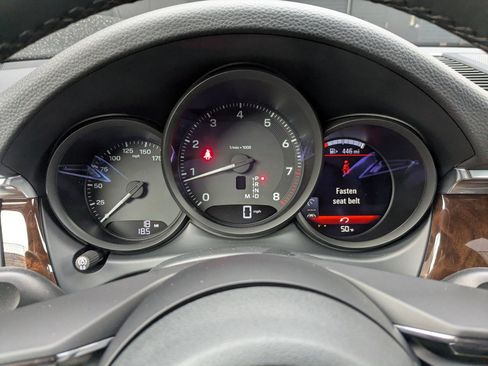 Certified 2026 Porsche Macan AWD/4WD image 16