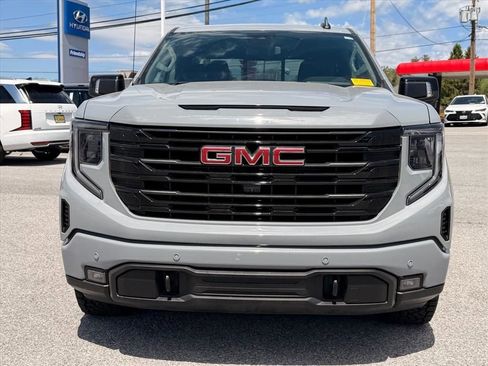 Used 2024 GMC Sierra 1500 Elevation w/ Elevation Premium Package AWD/4WD image 17