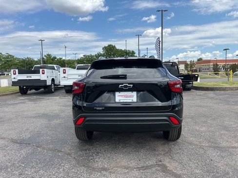 New 2026 Chevrolet Trax LT w/ Sunroof Package FWD image 4