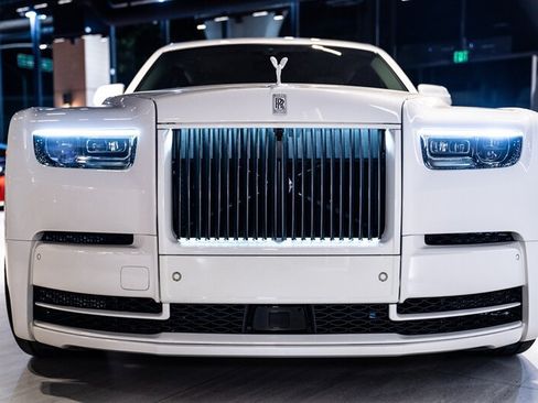 Used 2026 Rolls-Royce Phantom Sedan RWD image 36