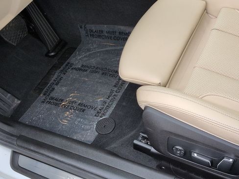 Used 2025 BMW 330i 330i w/ Premium Package image 17