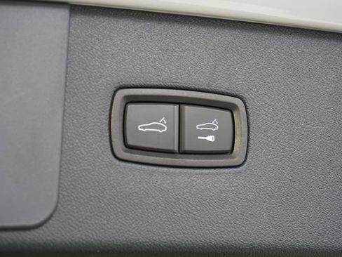 Used 2022 Porsche Cayenne Turbo AWD/4WD image 13