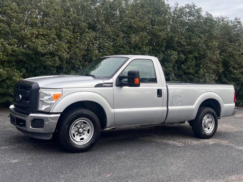 Used 2016 Ford F250 XL w/ Power Equipment Group image 3