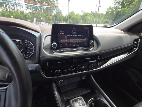 Used 2022 Nissan Rogue SL FWD image 15