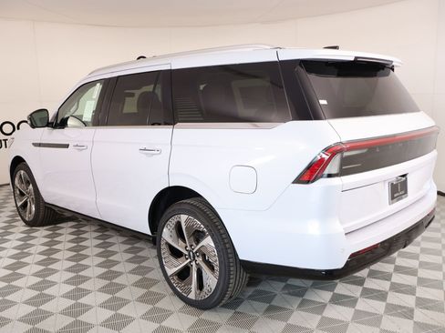 New 2026 Lincoln Navigator Black Label AWD/4WD image 24