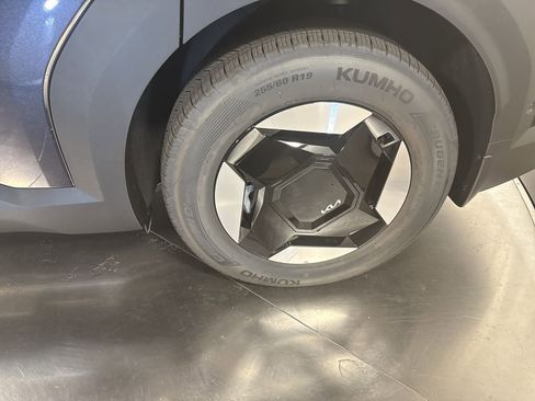 New 2026 Kia EV9 Wind image 12