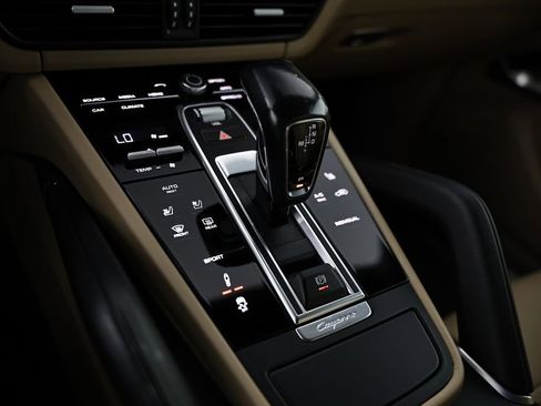 Certified 2022 Porsche Cayenne Turbo AWD/4WD image 41