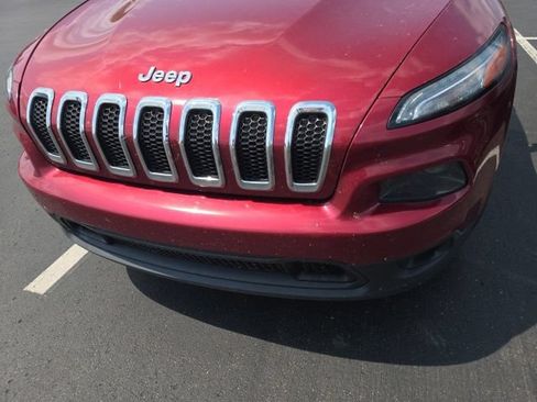 Used 2015 Jeep Cherokee Latitude w/ Comfort/Convenience Group AWD/4WD image 13
