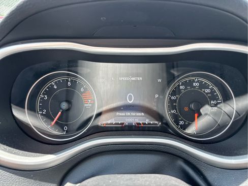 Used 2017 Jeep Cherokee Trailhawk AWD/4WD image 7