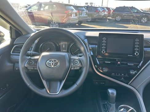 Used 2024 Toyota Camry SE image 15
