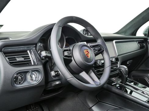 New 2026 Porsche Macan GTS AWD/4WD image 4