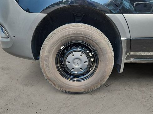 Used 2024 Mercedes-Benz Sprinter 144 Cargo image 14