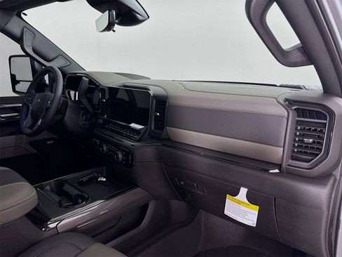Used 2026 Chevrolet Silverado 2500 ZR2 image 32