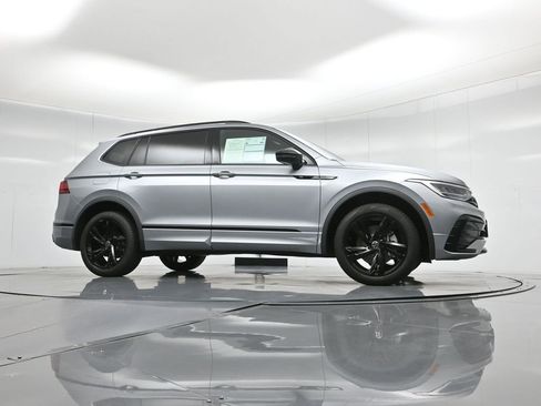Used 2024 Volkswagen Tiguan SE R-Line image 4
