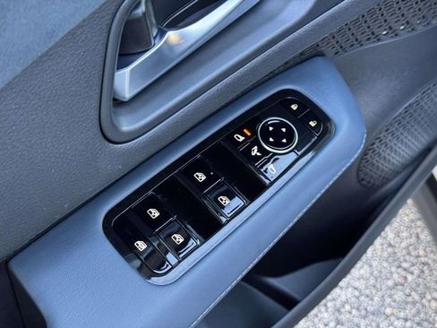 Used 2023 Nissan Ariya image 23