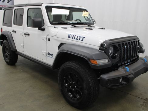 Used 2023 Jeep Wrangler Unlimited image 3