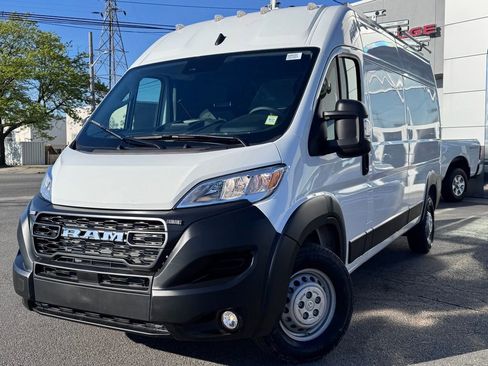Used 2025 RAM ProMaster 2500 w/ Convenience Group FWD image 3