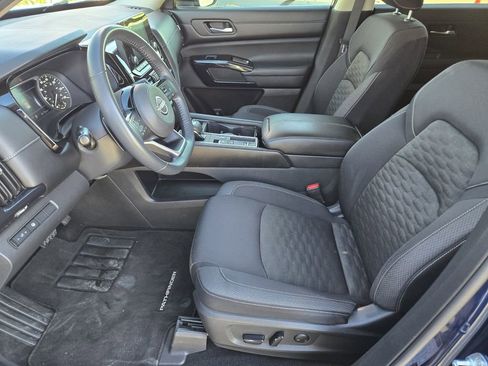 Used 2022 Nissan Pathfinder SV image 14