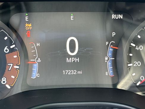 Used 2024 Jeep Compass Trailhawk w/ Sun and Sound Group AWD/4WD image 14