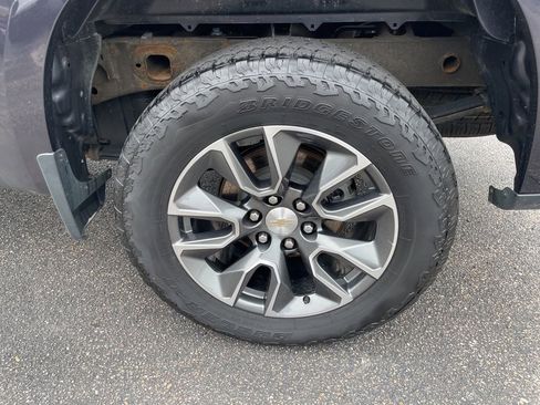 Used 2023 Chevrolet Silverado 1500 LT AWD/4WD image 4