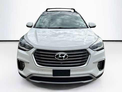 Used 2018 Hyundai Santa Fe AWD image 2