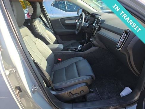 Used 2026 Volvo XC40 B5 Plus AWD/4WD image 3